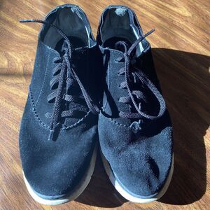 VIONIC Shoes Size 9 355 Taylor Suede Leather Black Lace Up Comfort Sneakers